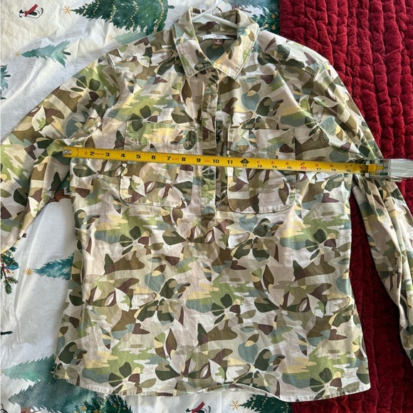 Women's Washed Twill Floral Camo Chore Shirt - Picture 5 of 10
